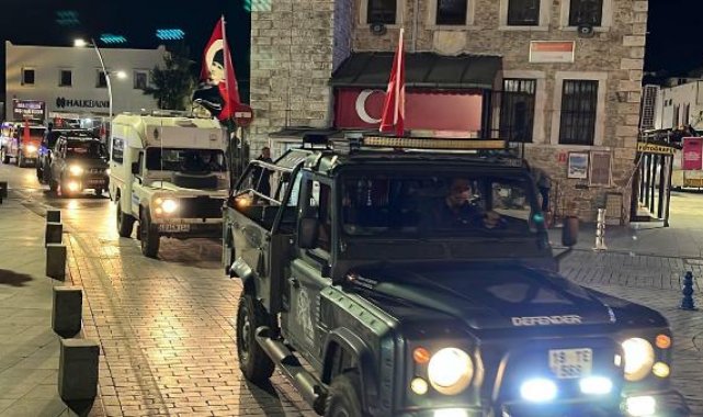 Bodrum Offroad Kulübü üyeleri, şehitler için konvoy yaptı