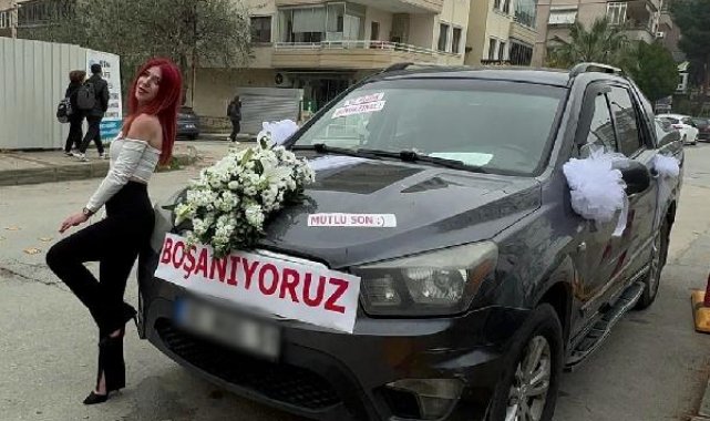 Boşanma davasına, 'Osman cehenneme kadar yolun var, boşanıyoruz' yazılı aracıyla gitti