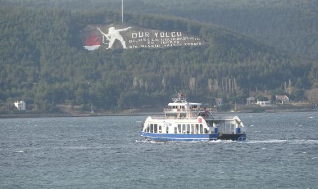 Bozcaada ve Gökçeada feribot seferlerine fırtına engeli