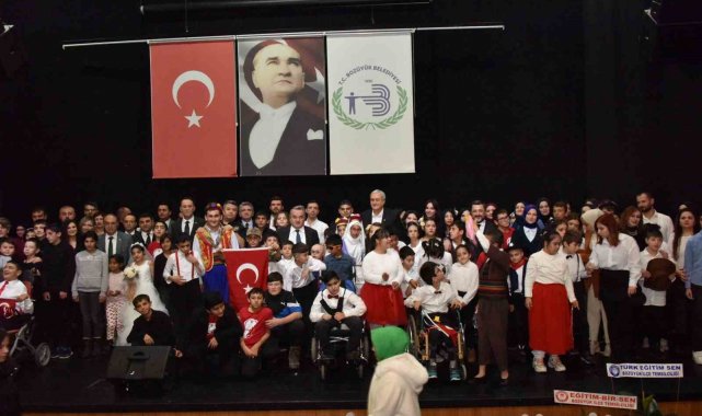 Bozüyük'te öğrencilerden 3 Aralık Dünya Engelliler Günü farkındalık programı