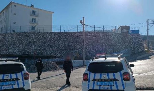 Buca'da, okul çevresinde yapılan uyuşturucu denetimlerinde 405 şüpheli gözaltına alındı