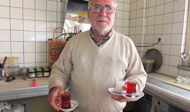 Burhaniye'de kahvehanelerde hasat yoğunluğu