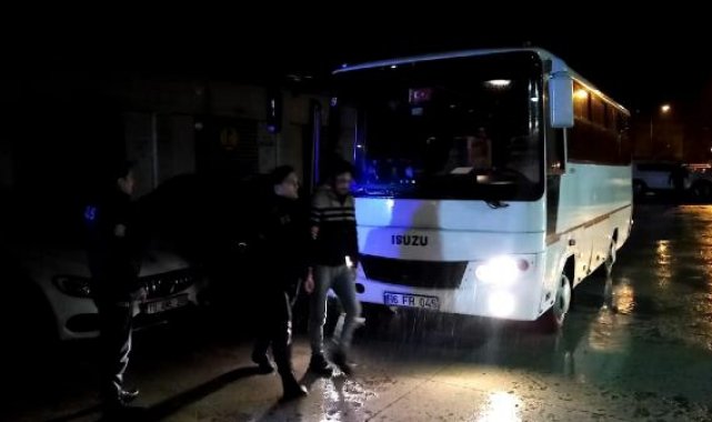 Bursa'da 17 kaçak göçmen yakalandı