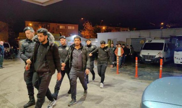 Bursa'da 23 kaçak göçmen yakalandı