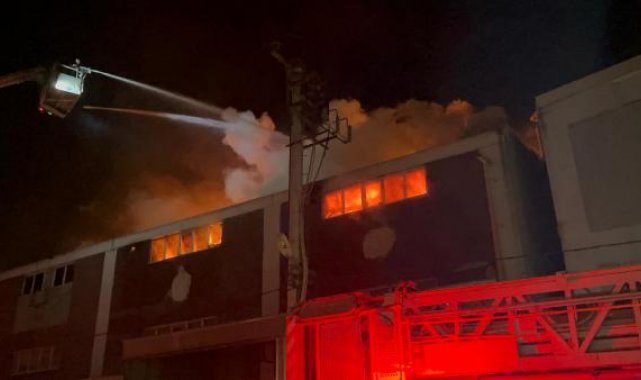 Bursa'da mobilya imalathanesinde çıkan yangın 1 saatte söndürüldü