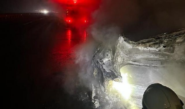 Bursa'da yanan otomobilden sağ çıktılar; 7 yaralı