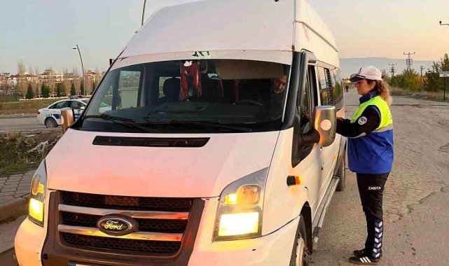 Büyükşehir, Salihli'de servis araçlarını denetledi