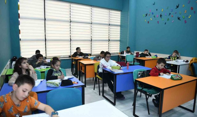 Büyükşehir'in Ödev Merkezi'ni minikler çok sevdi
