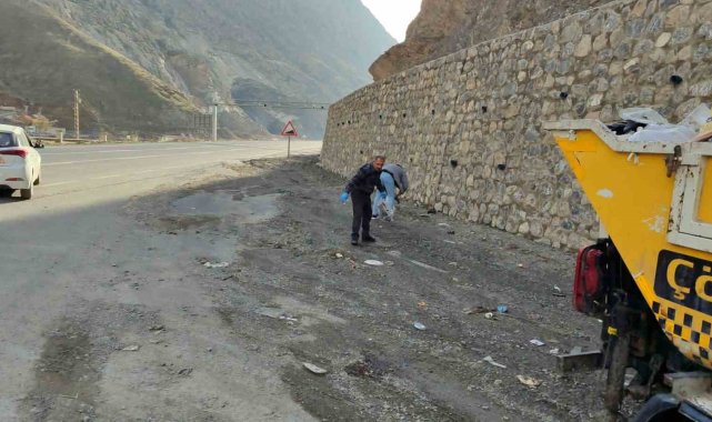 Çardaklar çöplerden arındırıldı