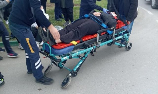 Çarşamba'da hafif ticari araçla okul servisi çarpıştı: 4 yaralı