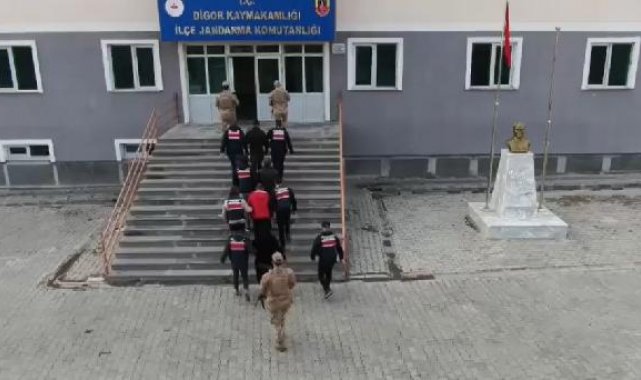 Cezaevindeki PKKKCK üyelerine finansman sağlayan 4 şüpheliye gözaltı