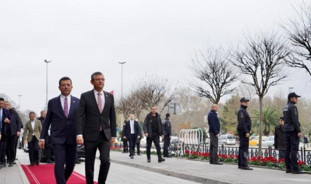 CHP Genel Başkanı Özel, İmamoğlu'nu ziyaret etti: Siyasette hiçbir ihtimal tamamen sıfırlanmaz