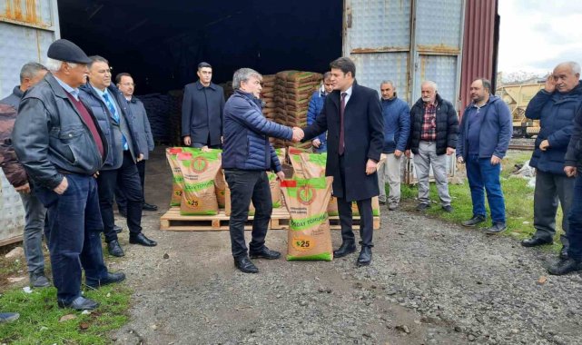 Çiftçilere yüzde elli hibe destekli 26 ton buğday tohumu dağıtıldı