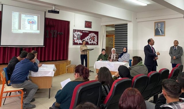 Çıldır ÇPL'de sosyal medya temalı münazara