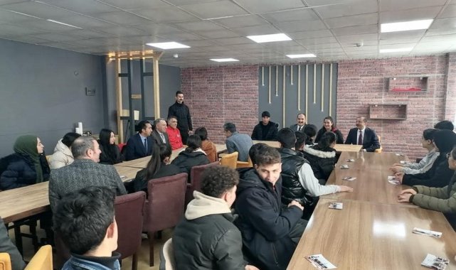 Çıldır Kaymakamı İpek öğrencilerle bir araya geldi