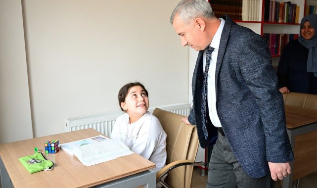 Çınar, "öğrencilerimize her türlü desteği veriyoruz"