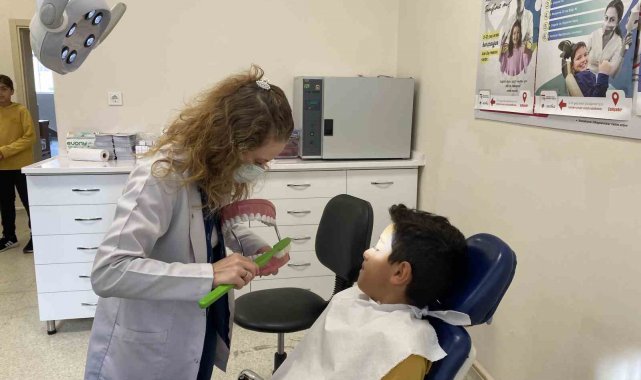Çocuklar için Aile Diş Hekimliği Uygulaması başarıyla devam ediyor