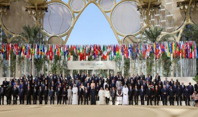 COP 28 Zirvesi'nde liderler aile fotoğrafı çekimine katıldı