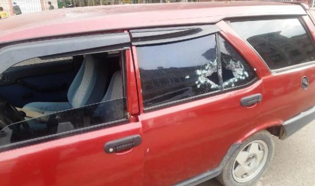 Çubuk'ta seyir halindeki otomobile tüfekle ateş açıldı: 1 yaralı
