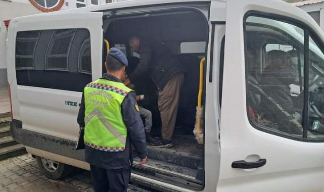 Çukurca'da kış lastiği ve okul servisleri denetlendi