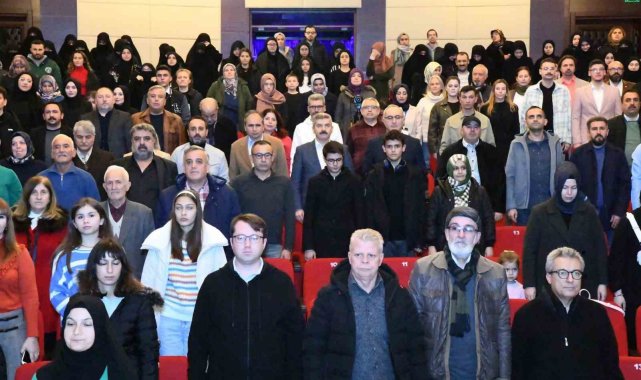 Cumhuriyetin 100. Yılında Uşak film yarışmasında ödüller sahiplerini buldu