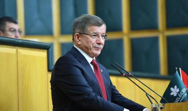 Davutoğlu: İsrail Cumhurbaşkanı ile aynı fotoğrafta olmaktan vicdanınız sızlamadı mı