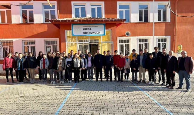 Deneme sınavında dereceye giren öğrencilere kahvaltı ikramı