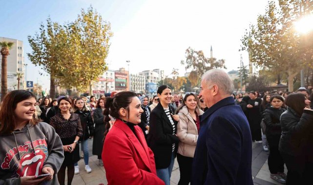 Denizlili kadınlar seçme ve seçilme hakkının verilişini kutladı