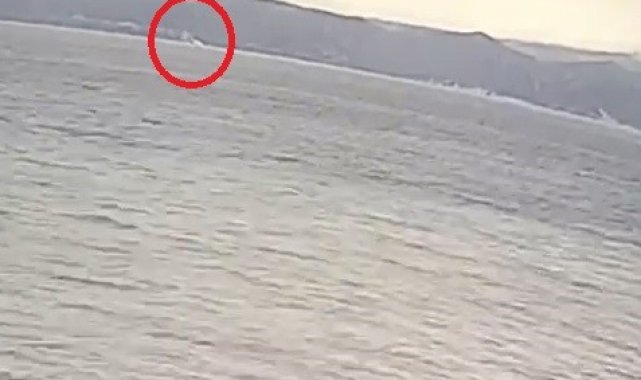 Deprem anında denizin ortasından duman çıkmış