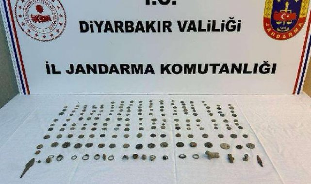 Diyarbakır'da 181 tarihi obje ele geçirildi; 2 gözaltı