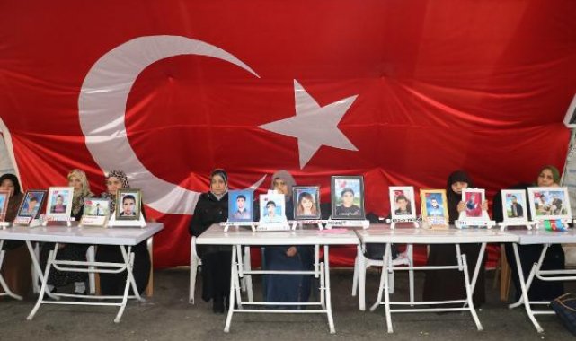 Diyarbakır'da evlat nöbetindeki aileler yeni yıla buruk giriyor