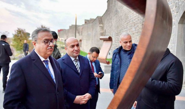 Diyarbakır'da İyaz Bin Ganem'in mektubu Küpeli Kapı'ya yerleştirildi