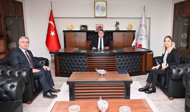 Doç. Dr. Çiğdemoğlu'ndan Rektör Özölçer'e ziyaret