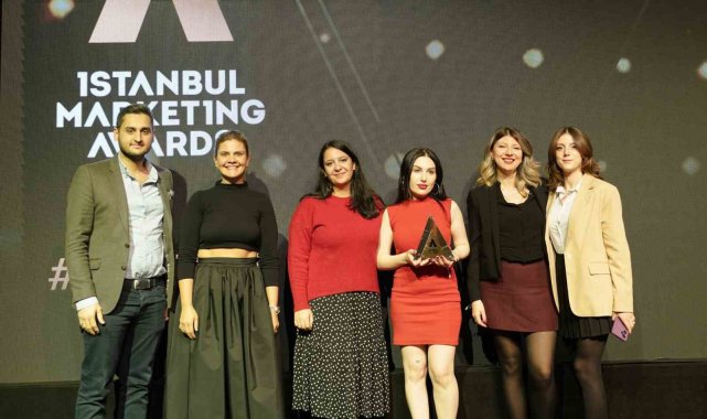 EasyCep, seneyi üç ödül birden alarak kapatıyor
