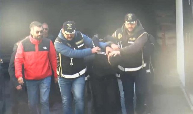 Ece Ronay ile birlikte 6 şüpheli sağlık kontrolüne götürüldü-1