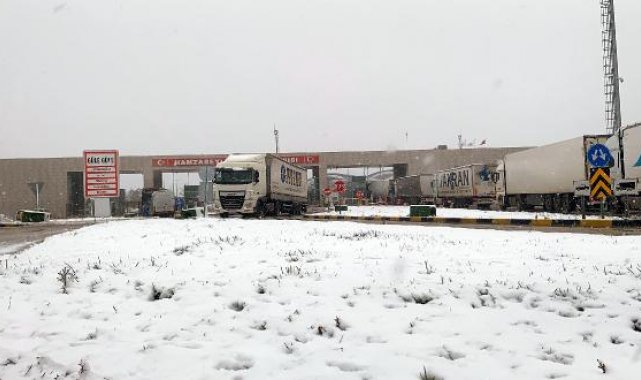 Edirne'nin yükseklerine kar yağdı