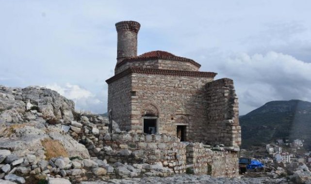 Efes'in ilk yerleşim yeri Ayasuluk Tepesi'ndeki cami restore ediliyor