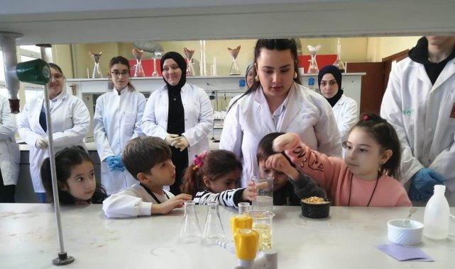 Emet MYO'da minikler için ''Bilim Günü'' etkinliği