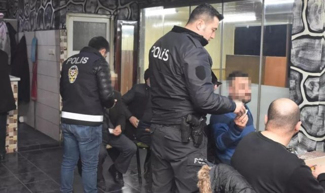 Erzincan'da aranması bulunan 42 kişi ve 68 düzensiz göçmen yakalandı