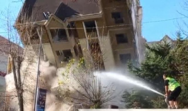 -Esenyurt'ta kontrollü yıkım sırasında bina caddeye çöktü