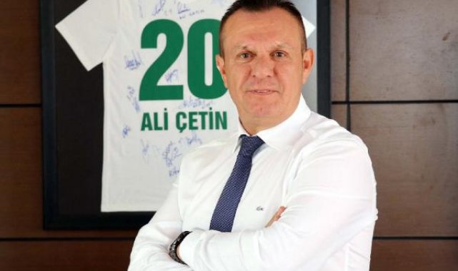 Eski Denizlispor başkanı, 'yol verme' kavgasında bıçaklandı