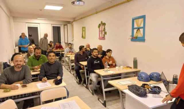 Eskişehir'de dağcı adaylarına eğitim veriliyor