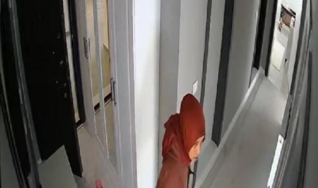 Evden hırsızlık şüphelisi kadınlar kamerada
