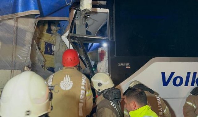 Eyüpsultan'da yolcu otobüsü ile TIR çarpıştı-2