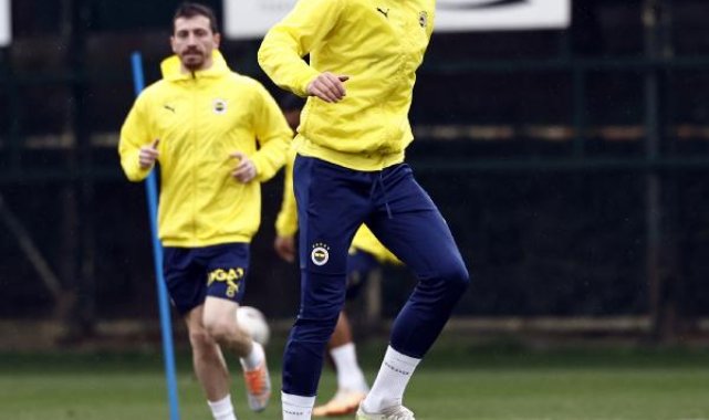 Fenerbahçe'de Dzeko takımla çalıştı