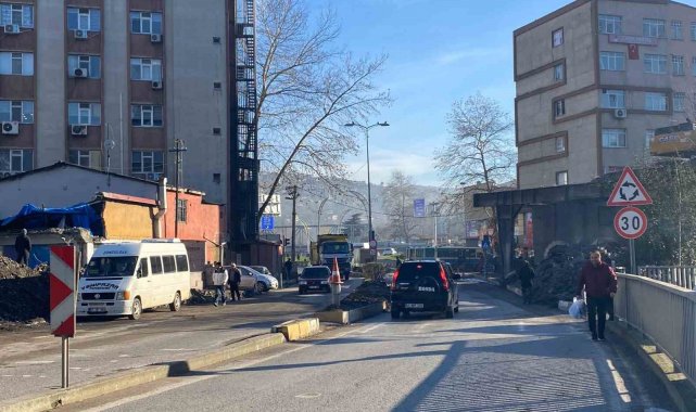Fevkani Köprüsü'nün yıkım çalışmaları sürüyor