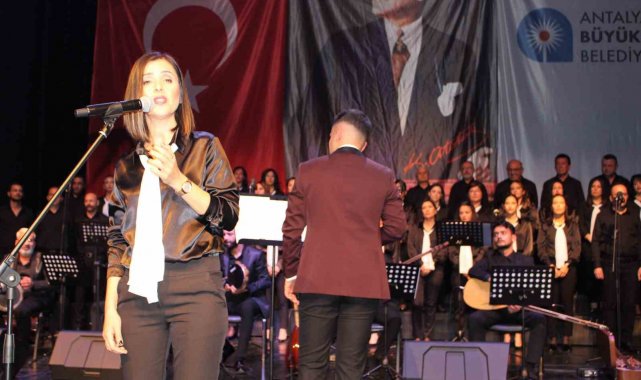 Gazipaşa Kültür Merkezi'nde Türk Halk Müziği Korusu'ndan ilk konser