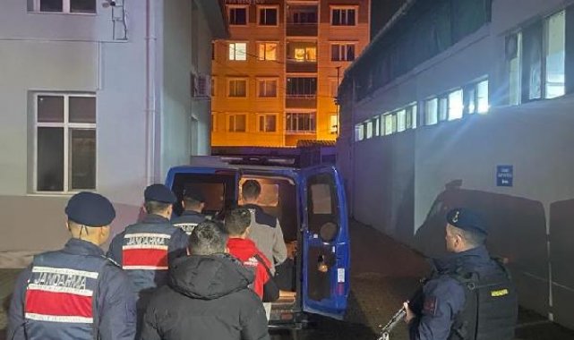 Girdikleri evden kredi kartı çalıp alışveriş yapan 3 şüpheli yakalanıp, tutuklandı