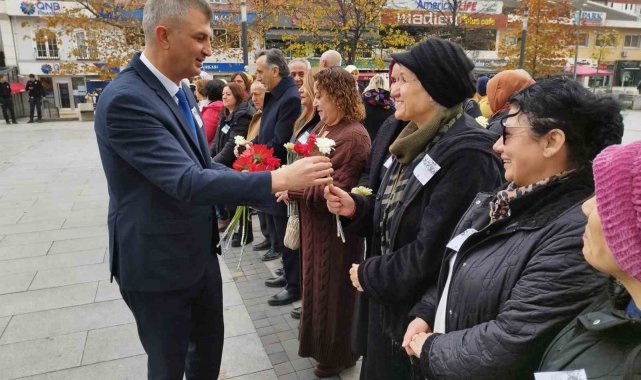 Gölcük'te kadınların seçme ve seçilme hakkı kutlandı