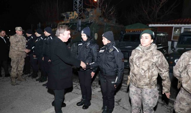 Görevi başındaki güvenlik güçlerine yeni yıl ziyareti